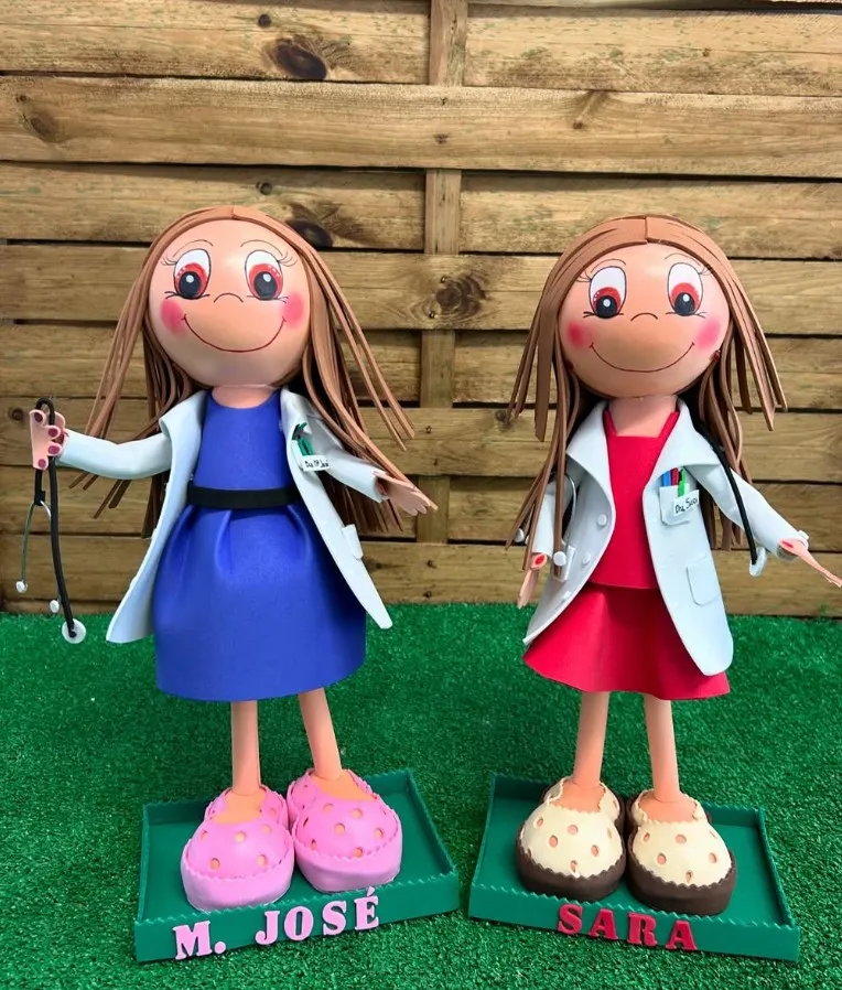 Fofuchas personalizadas por profesión (médicas) hechas a mano