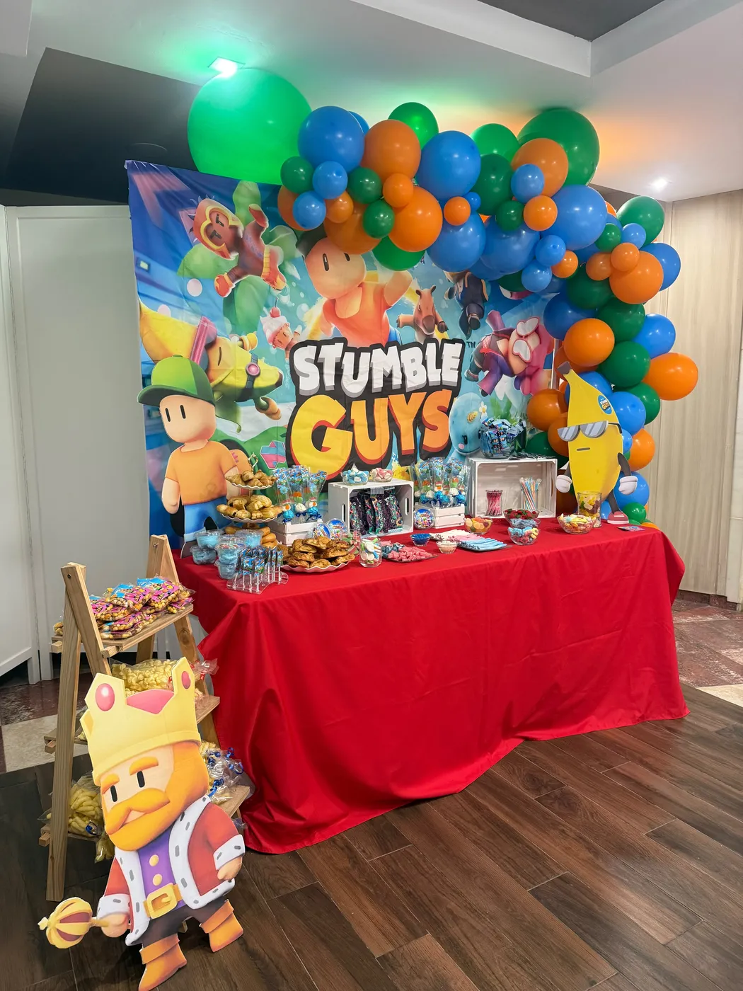 Mesa dulce de cumpleaños temática de Stumble Guys