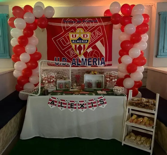 Mesa dulce personalizada con chuches